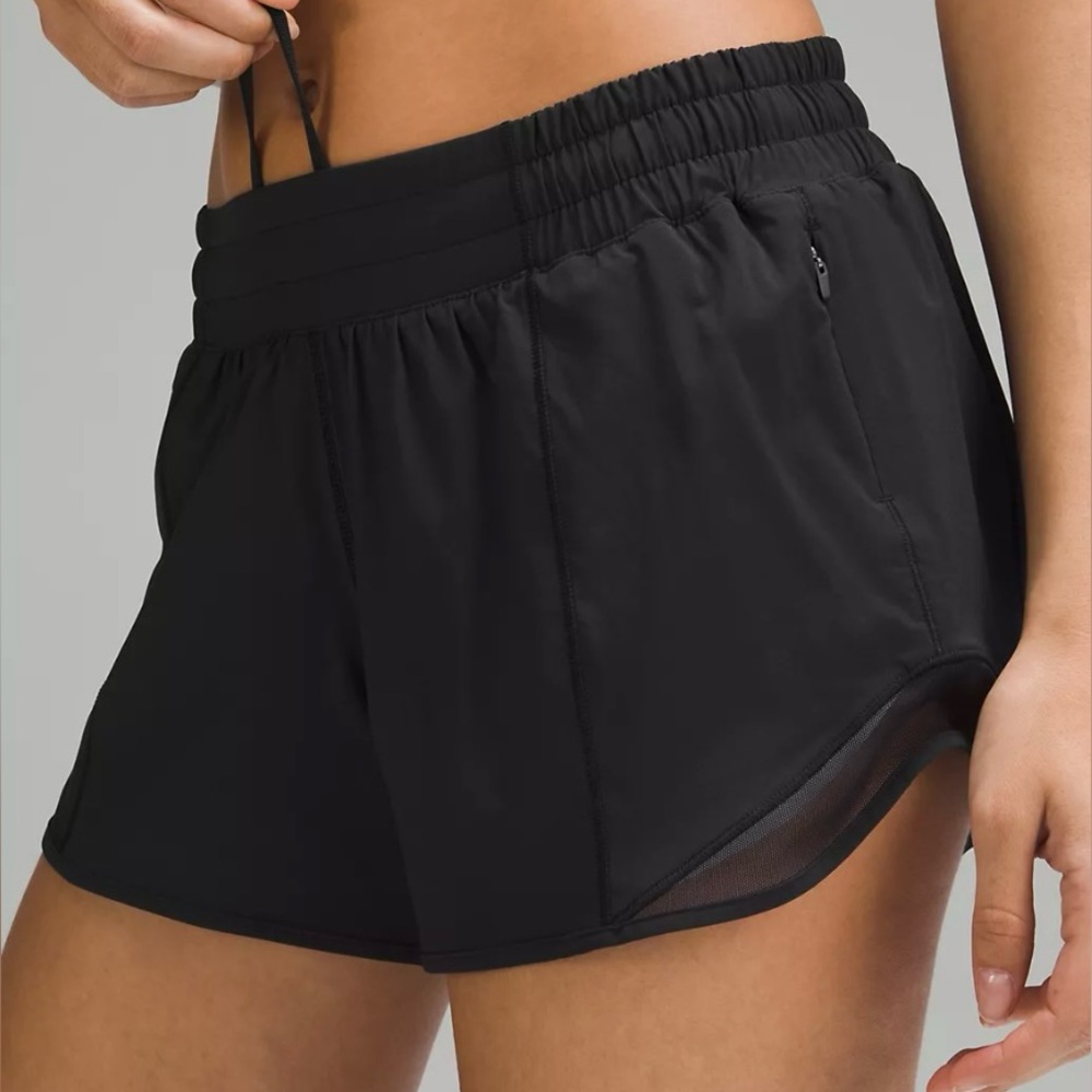 Lululemon Hotty Hot Low-Rise Lined Short 4"